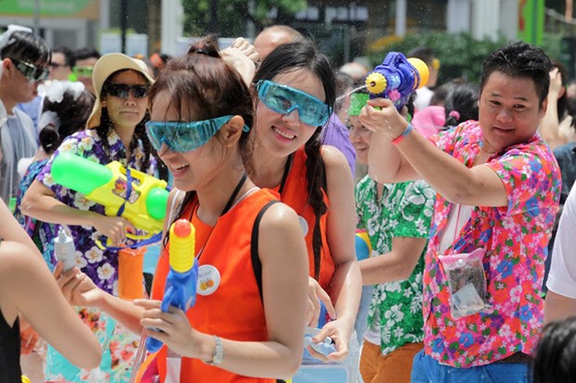 essay songkran festival