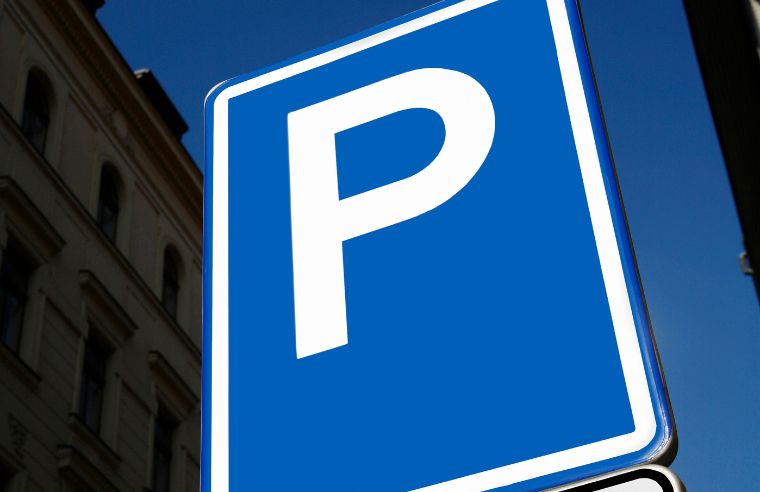 Parking at Furama Darling Harbour, Sydney Hotel